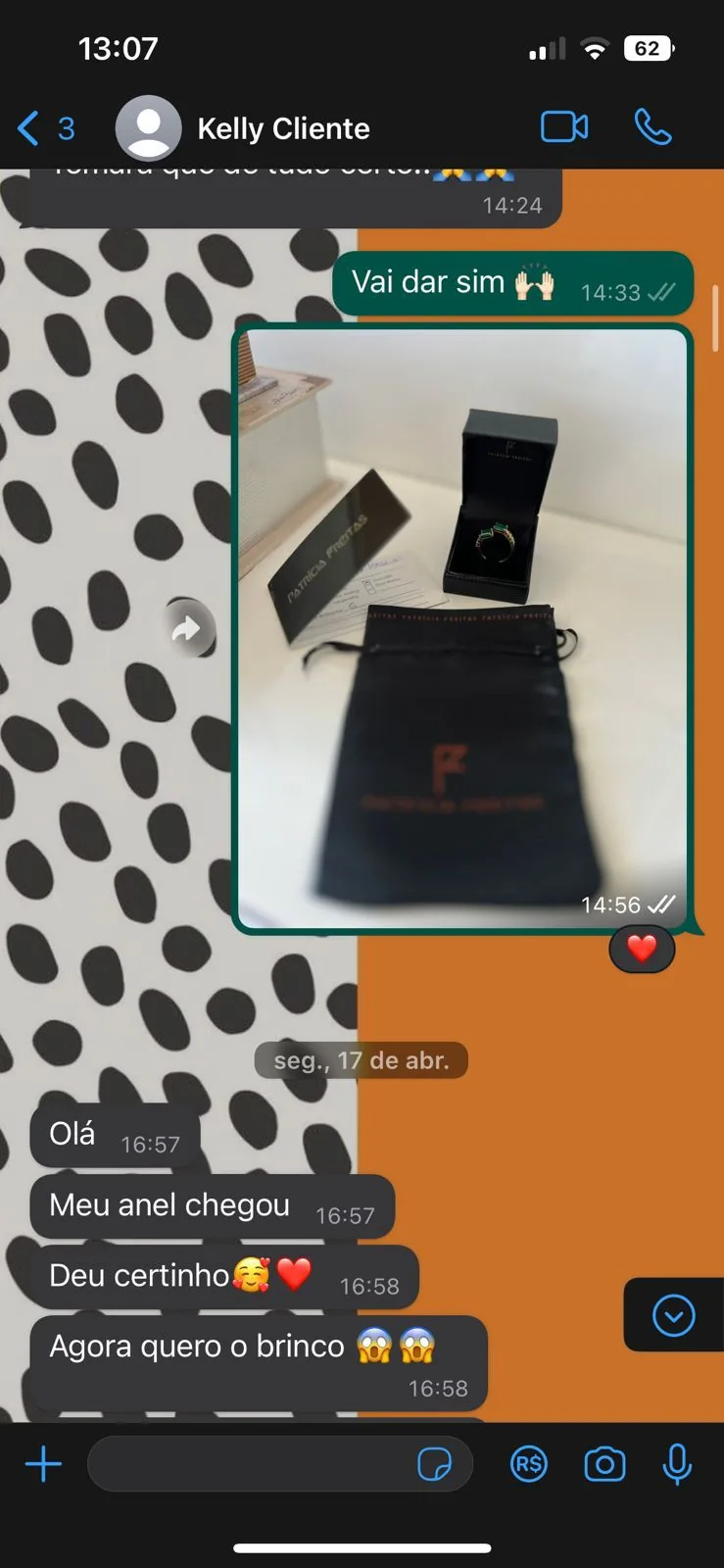 Conversa no WhatsApp: cliente avisa que o anel chegou certinho e já quer o brinco